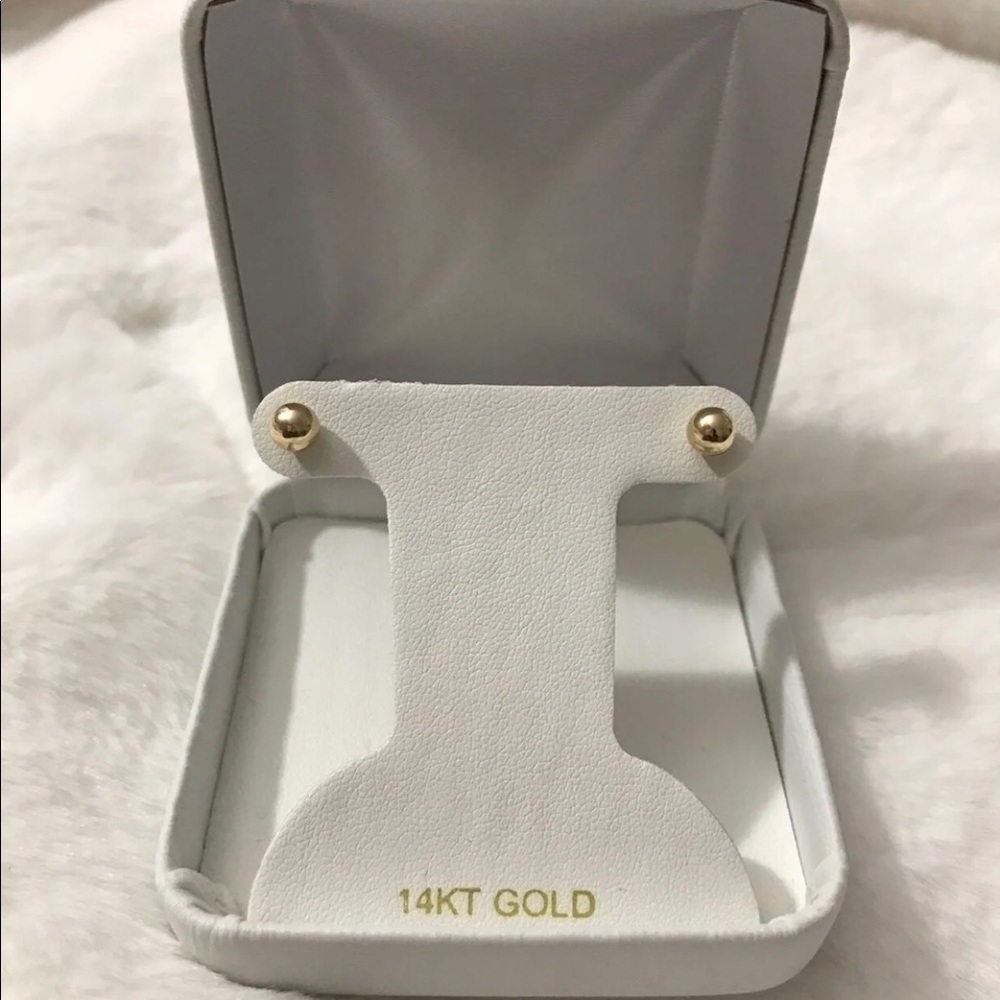 SOLD 14K Gold Ball Stud Earring Set